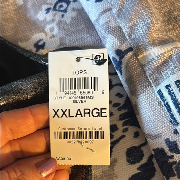 Ideology Silver Sleeveless Crop Tank Top - Picture 3 of 5